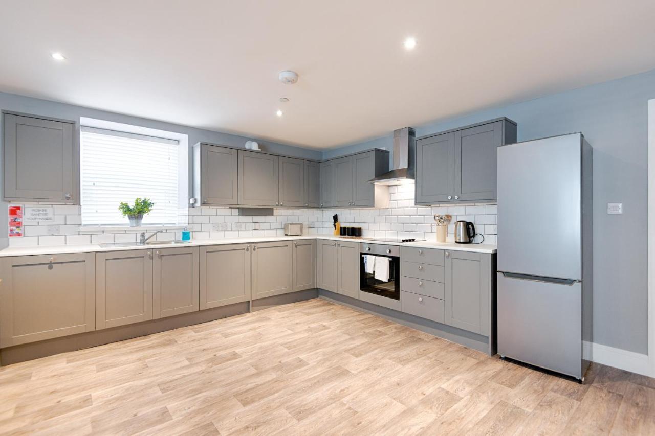 3 Rm Studio, Open-Plan Living, Dining, & Kitchen Llanelli Exterior photo